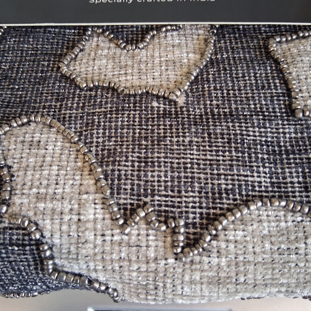 TABLE RUNNER 14"x72" Large SPOOKY Hollow Raised BEADED Bats BRAND-NEW w/tags - Picture 5 of 9